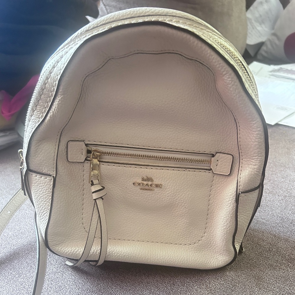 Preowned Coach nap sack cream